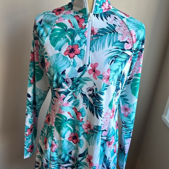 NWT Tommy Bahama Womens Golf Dress Pockets Shorts Included long sleeves upf 50 - Picture 2 of 3